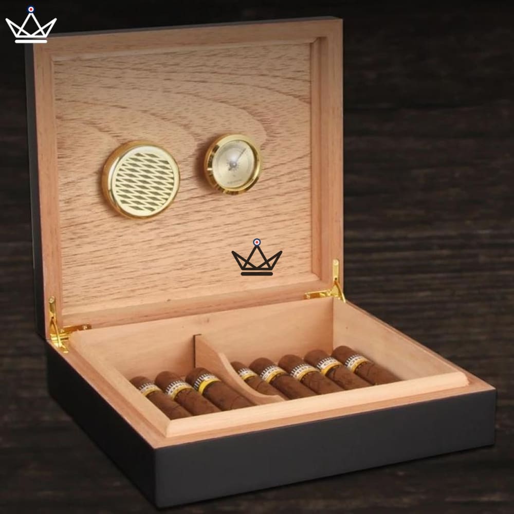 Wood Magnet Cigar Humidor — Spanish Cedar, Magnetic Hygrometer | 20 Cigars — Black / Solo