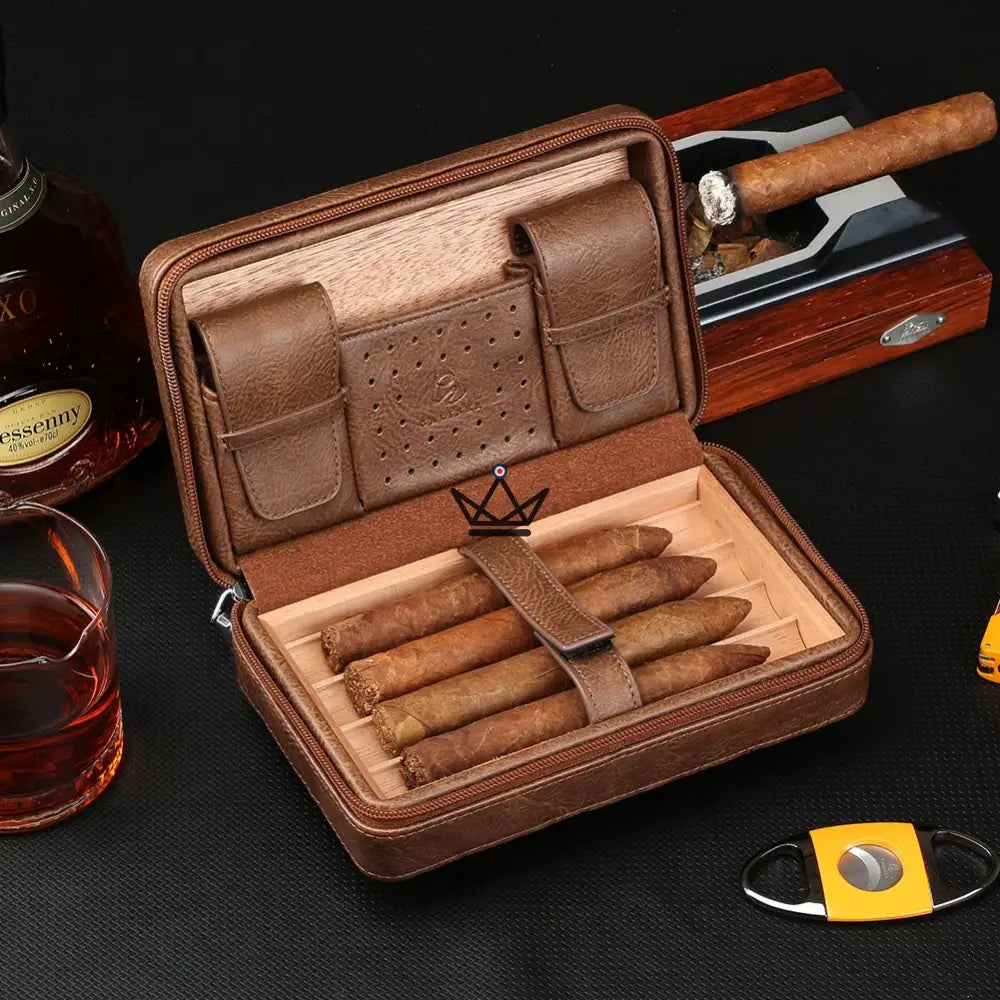 SOCRATE STYLE travel humidor — leather & cedar, 5 cigars, 3 compartments — view 2