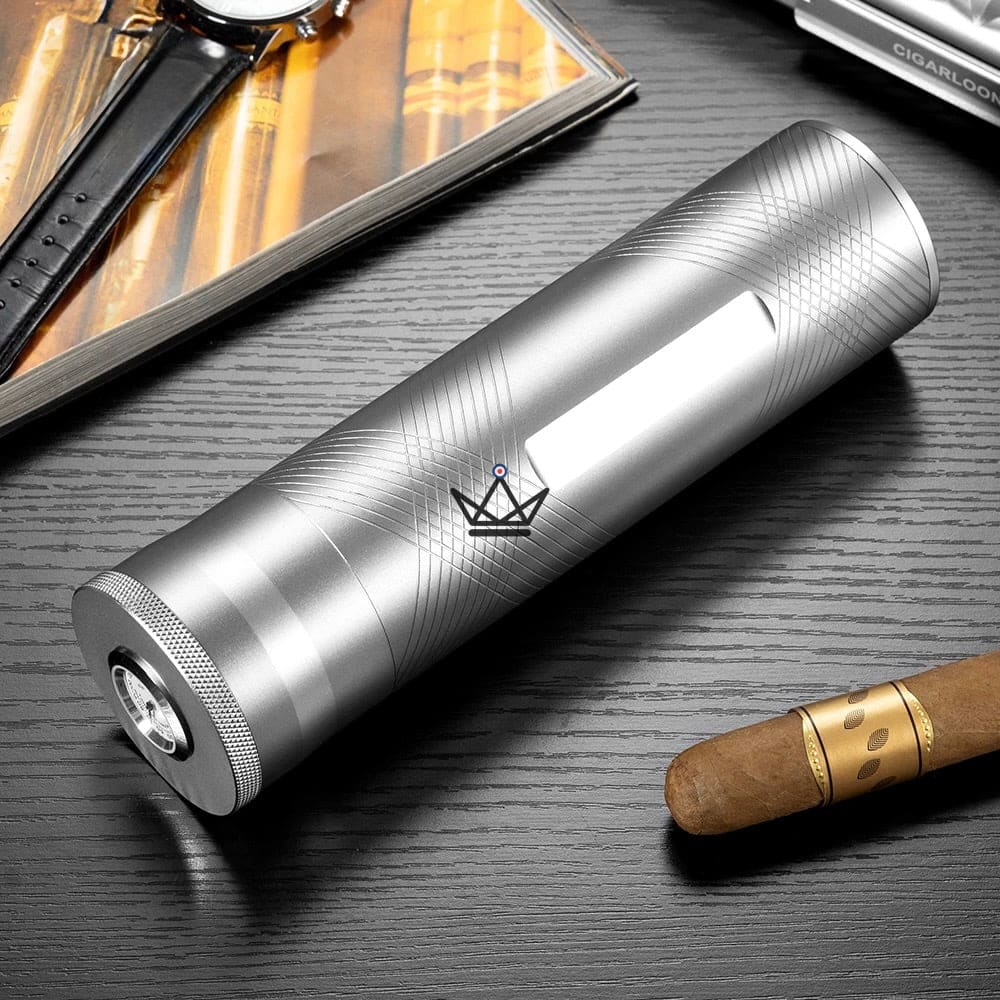 Tubo para cigarros Sentinel Quattro: aluminio mecanizado, 4 cigarros, higrómetro y humidificador integrados, ventana lateral, 6 acabados Tubo para cigarros Sentinel Quattro: aluminio mecanizado, 4 cigarros, higrómetro y humidificador integrados, ventana lateral, 6 acabados