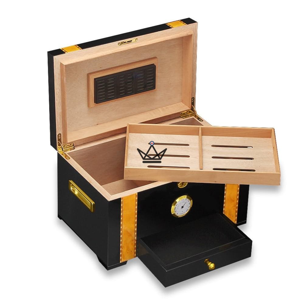 ARCHIBALD Deluxe Cigar Humidor — black lacquer, gold details, Spanish cedar, key lock, 75 cigars — view 2