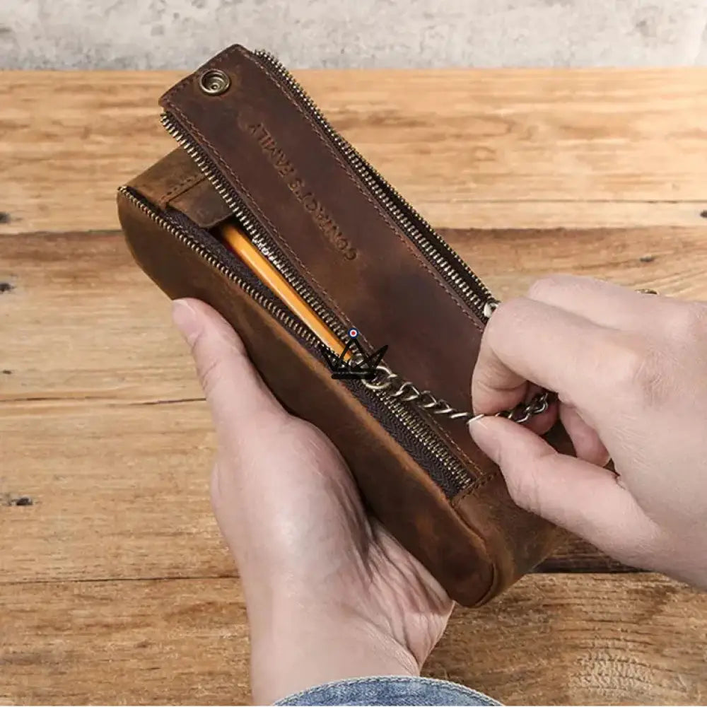 Personalizable Leather Pouch - Pencils & pens - VOYAGEUR Sketch — view 4