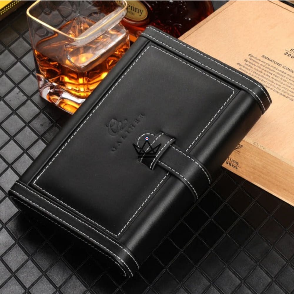 HUTCH Cigar Case — Cow Leather & Cedar, 4 Cigars, 21.5 × 15.2 × 4.2 cm — view 4