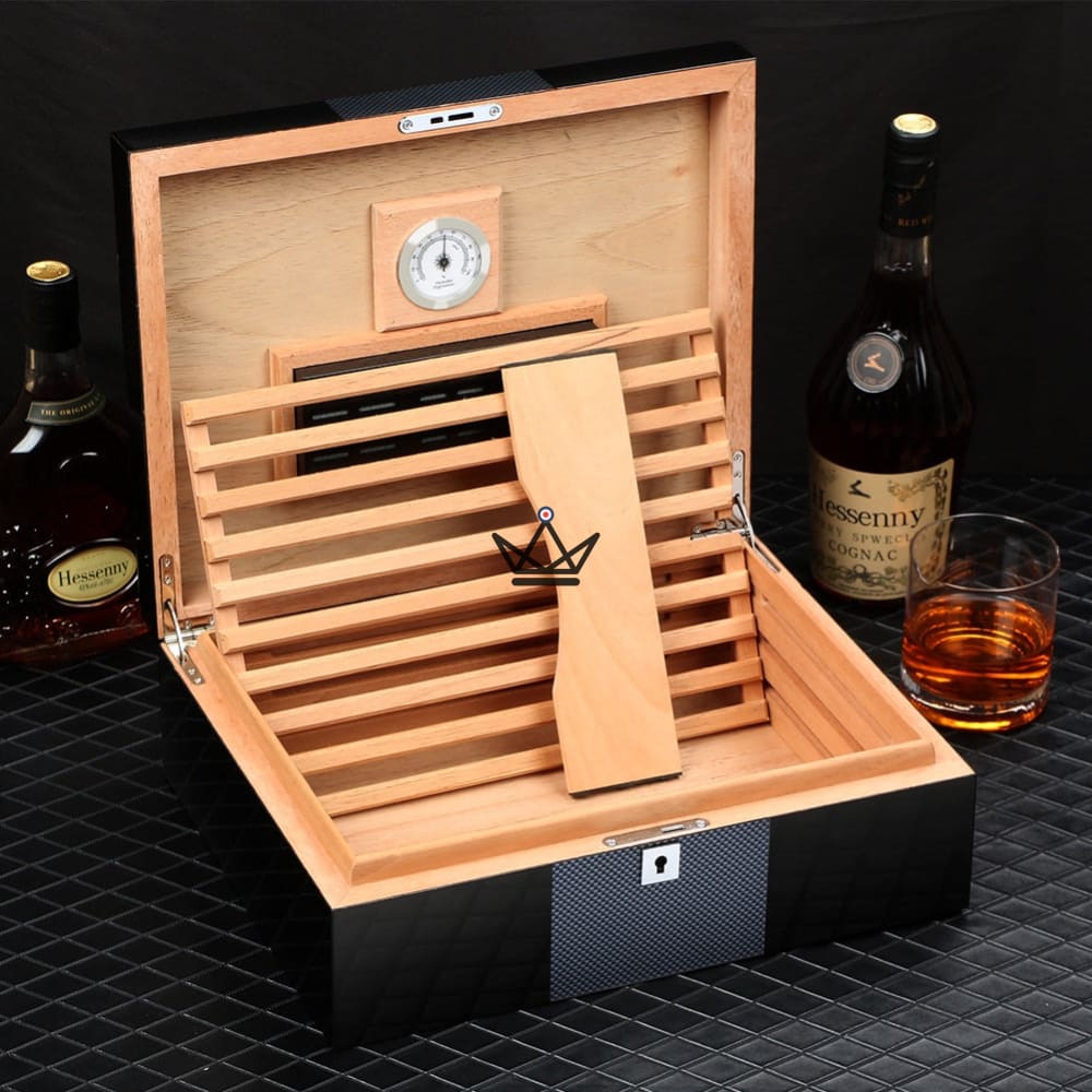 DUAL CARBON Cigar Humidor — carbon fiber & Spanish cedar, 70 cigars, lock, aerated tray & divider — view 5