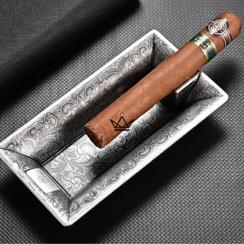 Incisum Heritage Cigar Box – Lighter + Cigar Cutter + Baroque Engraved Ashtray | Gold · Copper · Silver — view 7