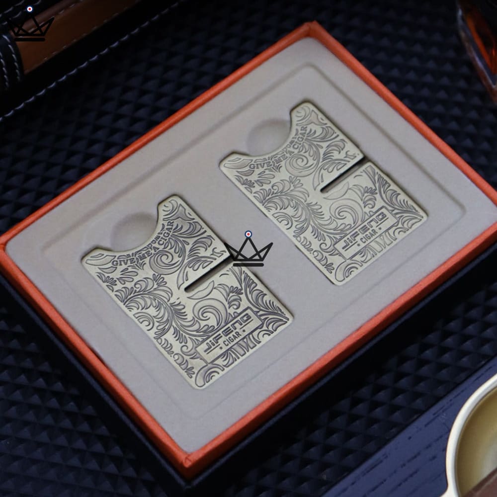 Coffret Héritage de Luxe — cave cèdre espagnol 100 cigares, briquet, coupe-cigare, porte-cigare & tube dorés — image 10