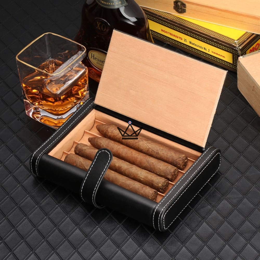 Purero HUTCH — Cuero de vaca y cedro, 4 cigarros, 21,5 × 15,2 × 4,2 cm