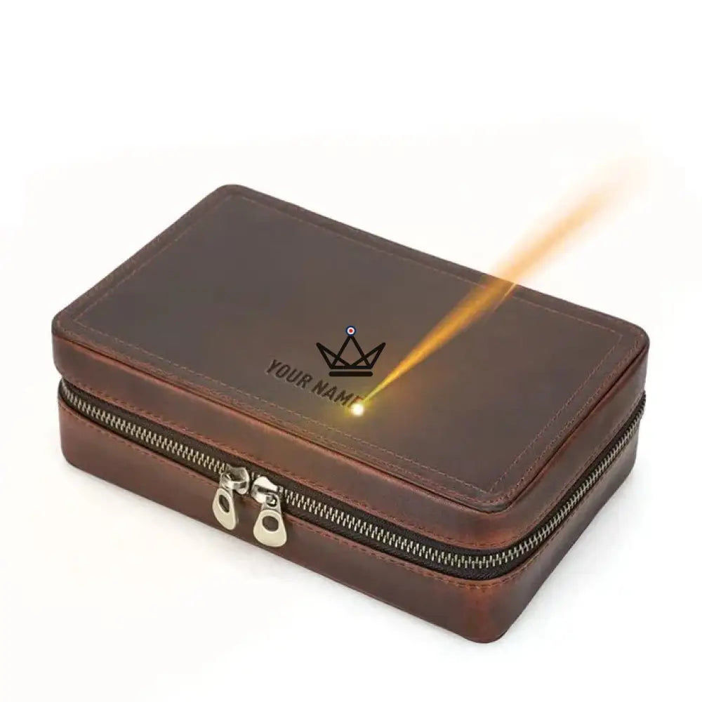 Zigarrenetui VOYAGEUR SIGNATURE — Dunkelbraunes Leder, Lasergravur, 21 × 13,5 × 7 cm – Ansicht 2