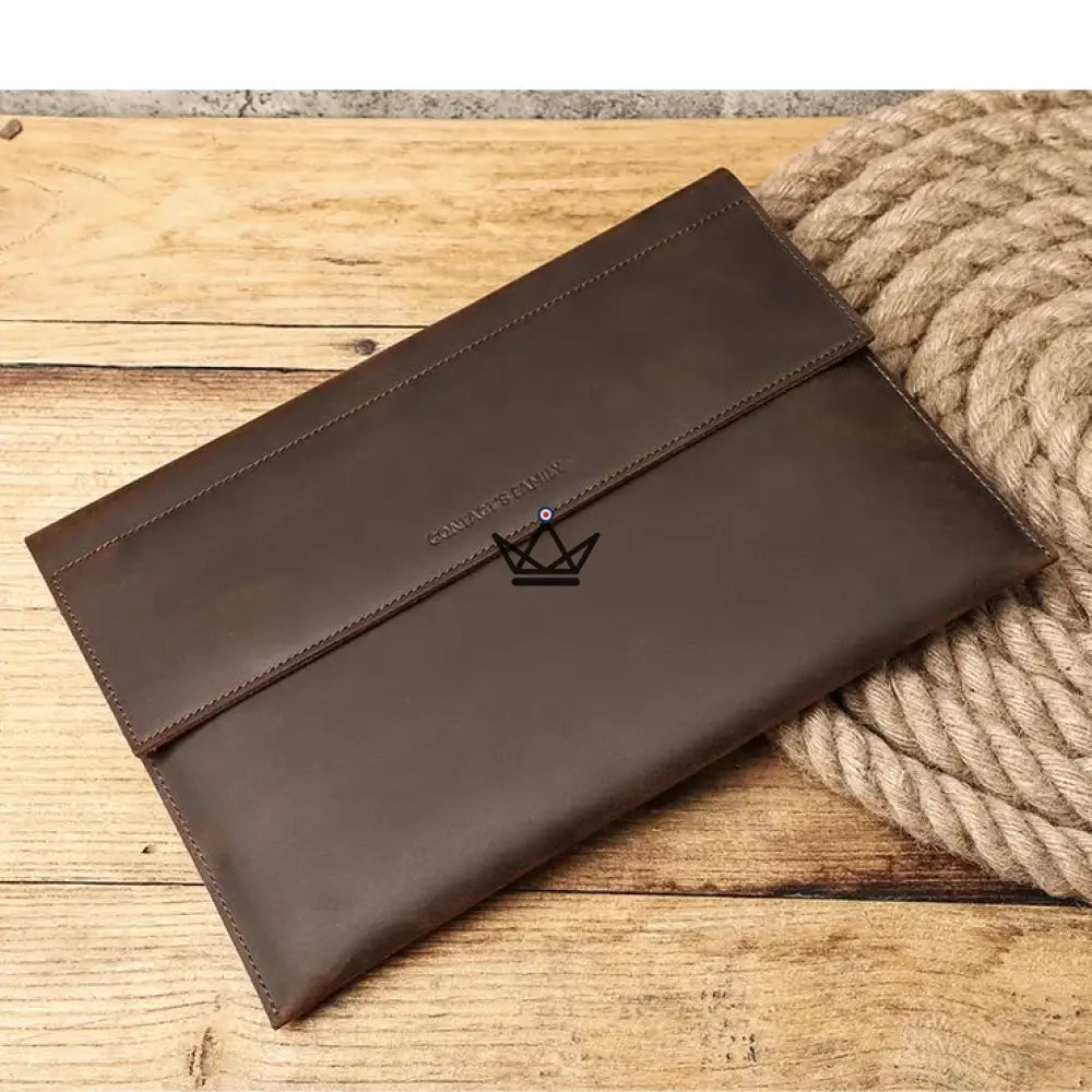 Personalisierbare Macbook-Hülle aus Leder 13"-14" - Voyageur MISSIVE – Ansicht 13