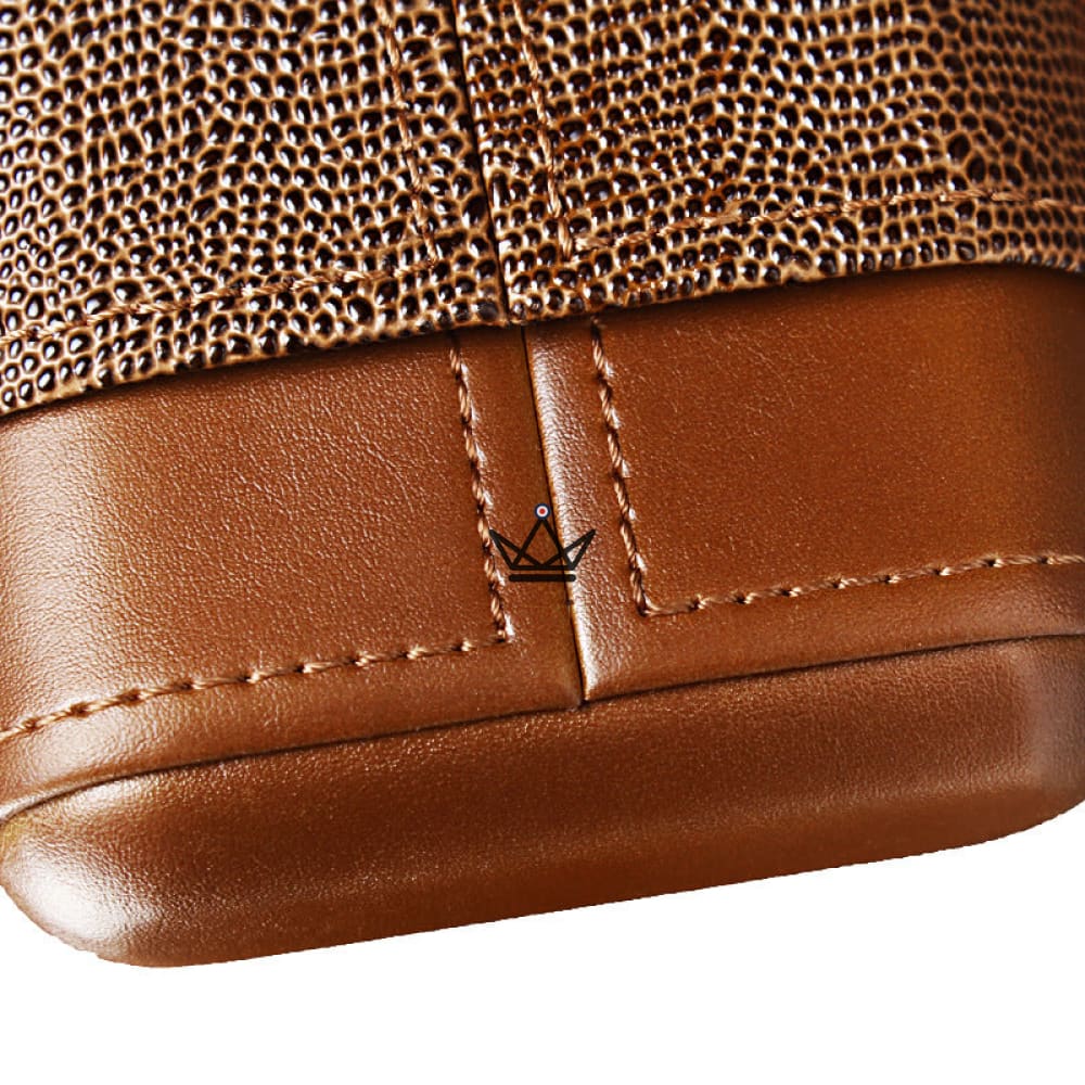 WILD CEDAR Cigar Case — Cowhide Leather & Cedar, Croc Pattern, 3 Cigars | Brown · Black — view 8