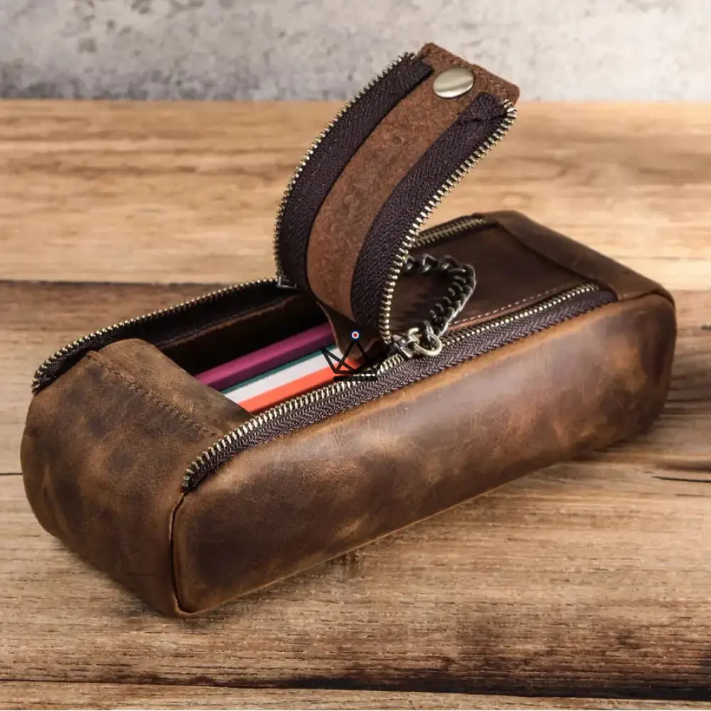 Personalizable Leather Pouch - Pencils & pens - VOYAGEUR Sketch — view 1
