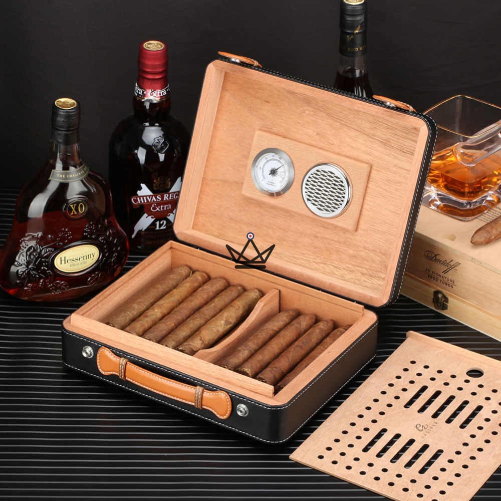 LOUIS XIII travel humidor — leather & cedar, 30 cigars, hygrometer — Black