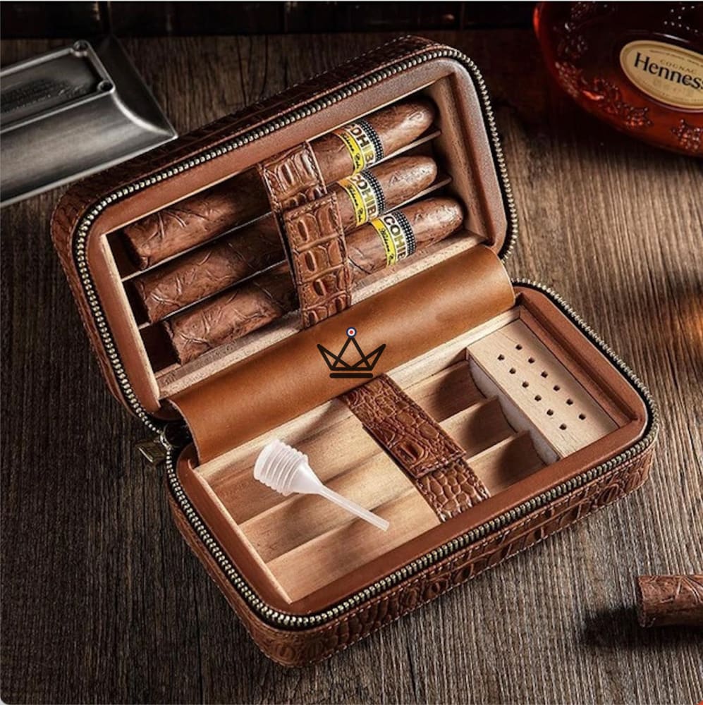 Estuche para cigarros CLINT CROCO: piel de vacuno con relieve de cocodrilo, 6 cigarros, humidificador integrado Estuche para cigarros CLINT CROCO: piel de vacuno con relieve de cocodrilo, 6 cigarros, humidificador integrado