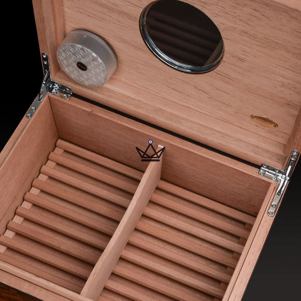 Zigarrenhumidor Hublot Prestige Mahagoni Amber Edition – spanisches Zedernholz, Bullauge aus gehärtetem Glas, 50 Zigarren, Digitalhygrometer und magnetischer Befeuchter – Ansicht 5