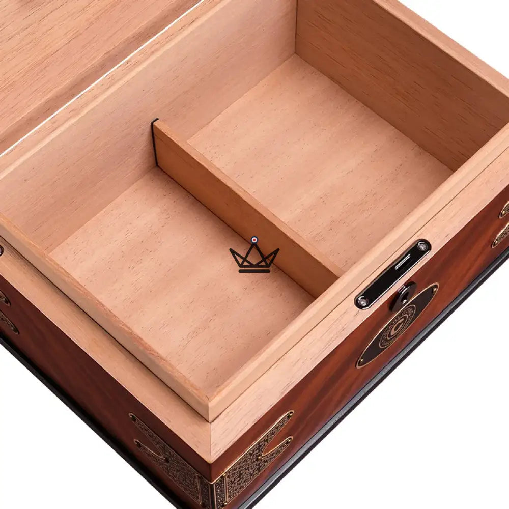Reliquia Antiqua Cigar Humidor — Spanish Cedar, Vintage Gold & Black Engraved Trunk Style Lid, 50 Cigars, Secure Closure — view 5