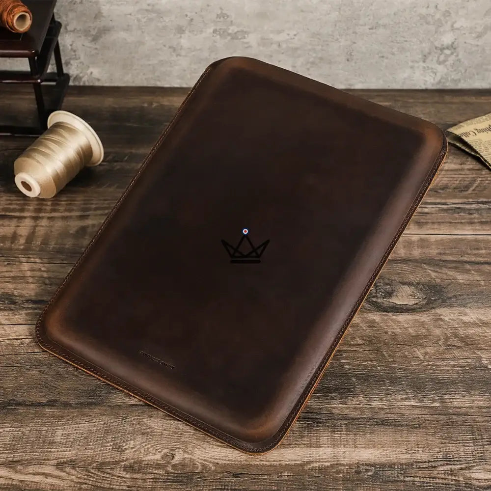 Customizable leather Macbook sleeve 13"-14" - Voyageur SKIN — view 6