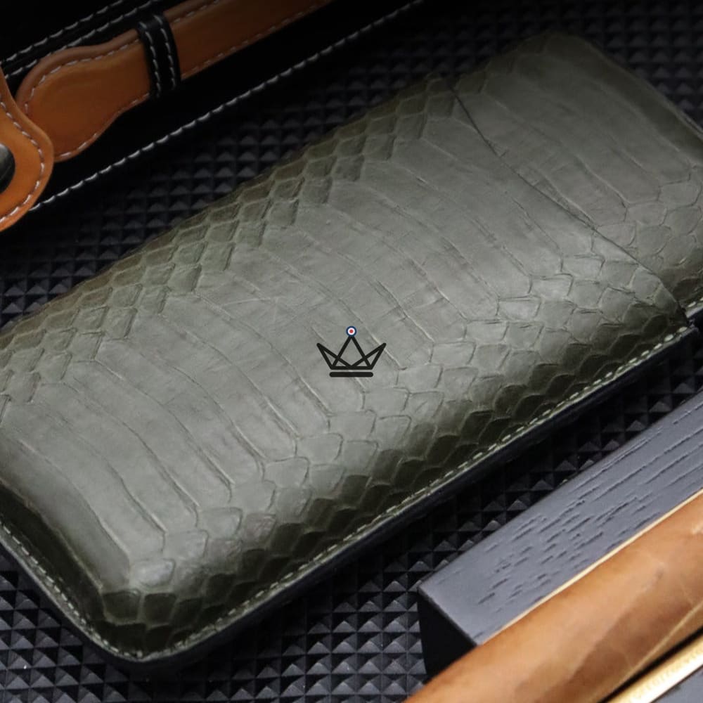 AURELIUS Cigar Case — Intense Green Croc Leather, 2 or 3 Cigars — view 4