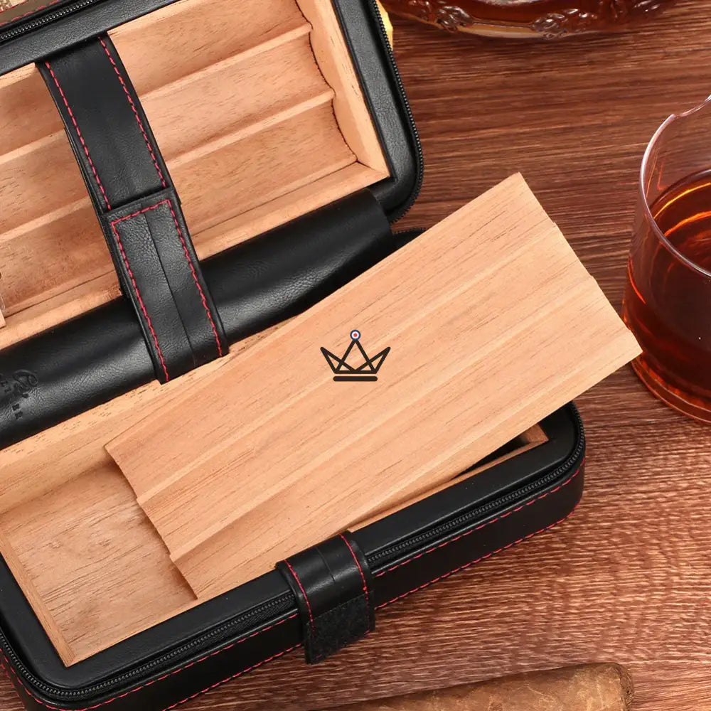 CLINT Original Cigar Humidor - Black Leather & Spanish Cedar, 6 Cigars, 20.5 × 10.8 × 8.6 cm — view 4