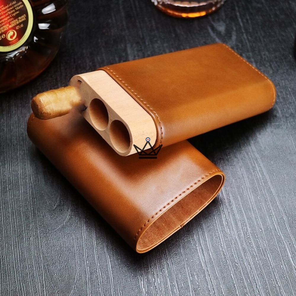 Zigarrenetui DAMAS WOOD – Rindsleder & Zeder, Cowboy-Stil, 2 oder 3 Zigarren Zigarrenetui DAMAS WOOD – Rindsleder & Zeder, Cowboy-Stil, 2 oder 3 Zigarren