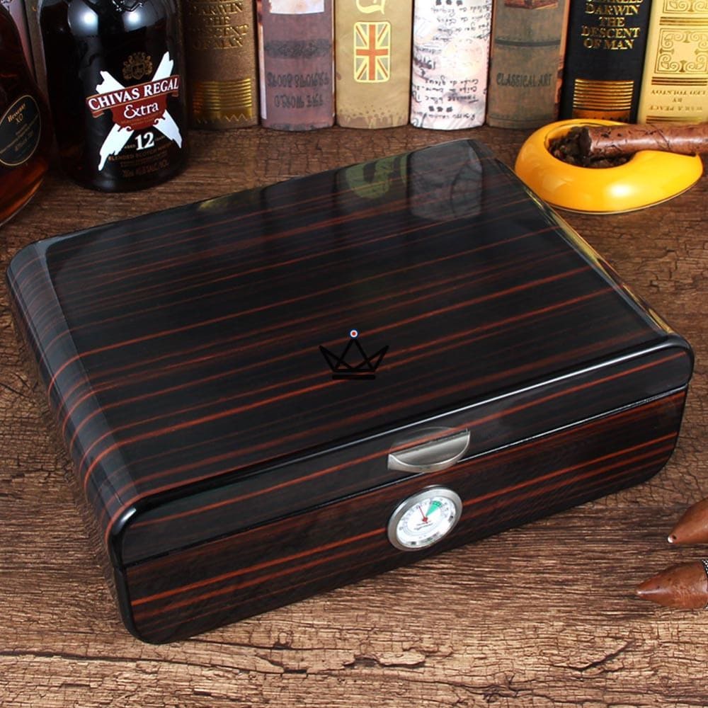 Humidor de lujo RETRO de 60': chapa de ébano, interior de cedro, bordes redondeados vintage, 40 cigarros