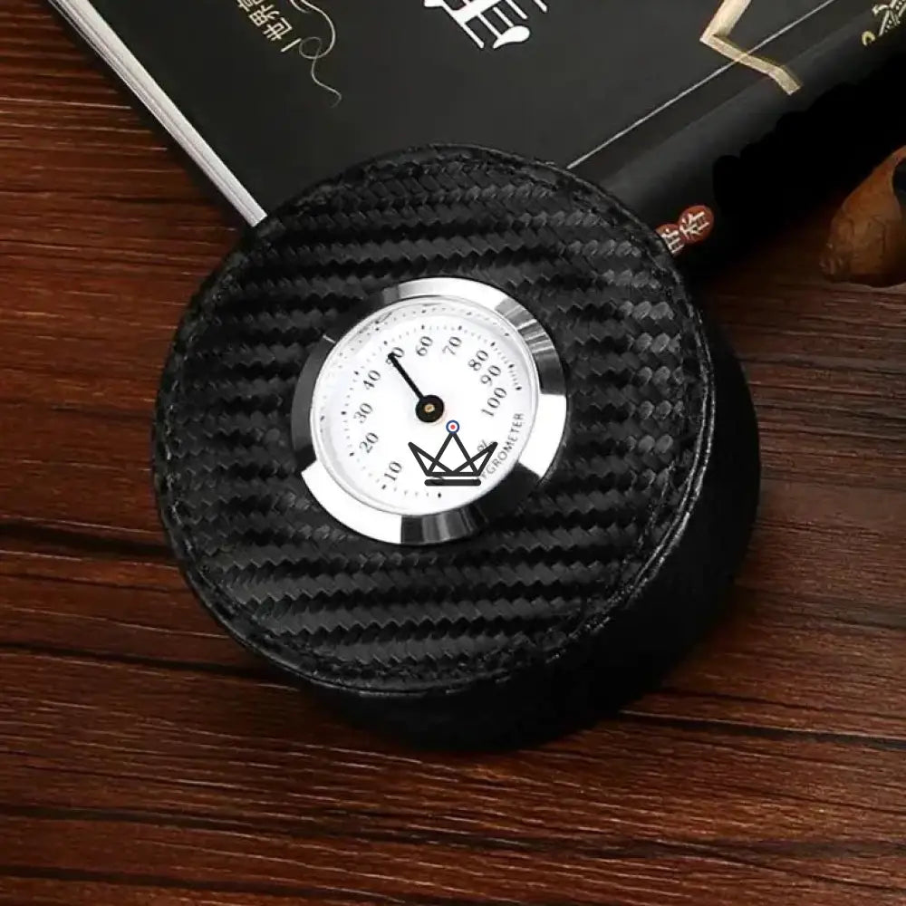 Orbal Carbon Humidor – Zylinder aus Kohlefaser & Zedernholz, 5 bis 10 Zigarren – Ansicht 3