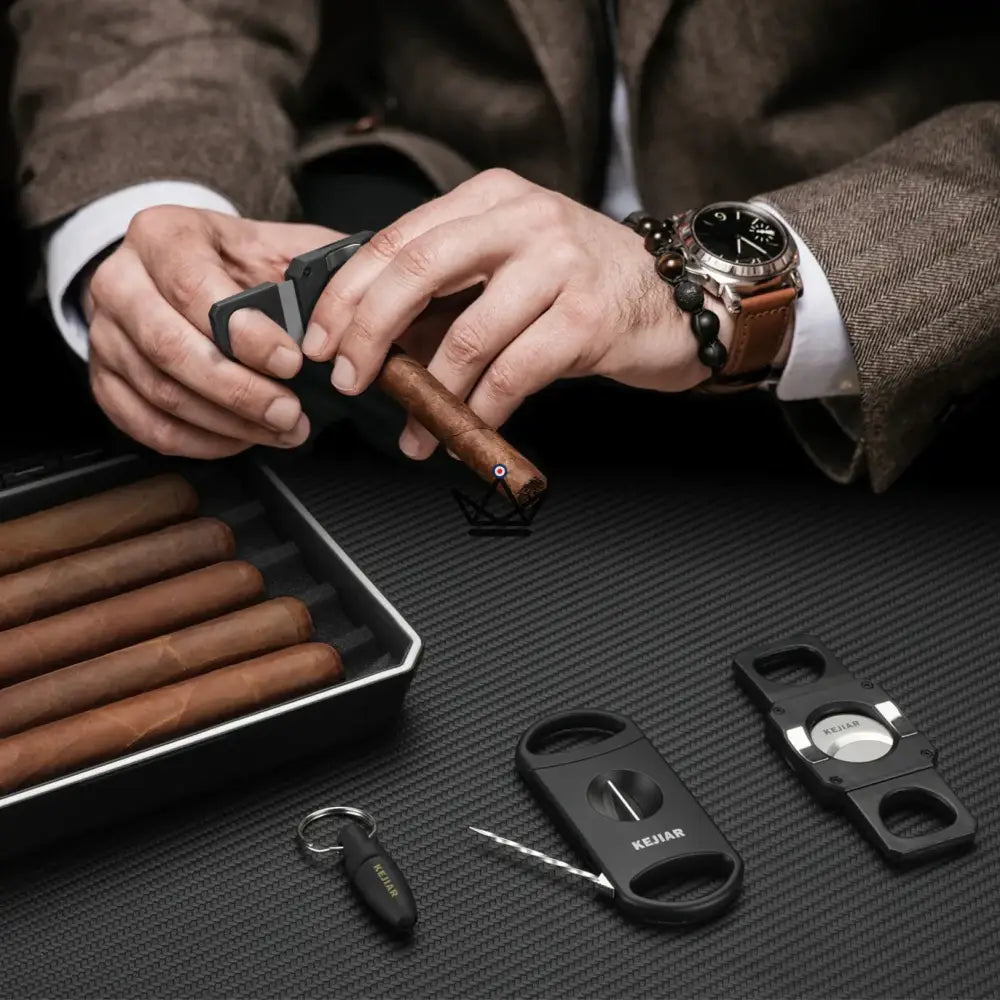 New Origin Cigar Travel Humidor — portable mini humidor, hygrometer & 5 integrated accessories — view 10