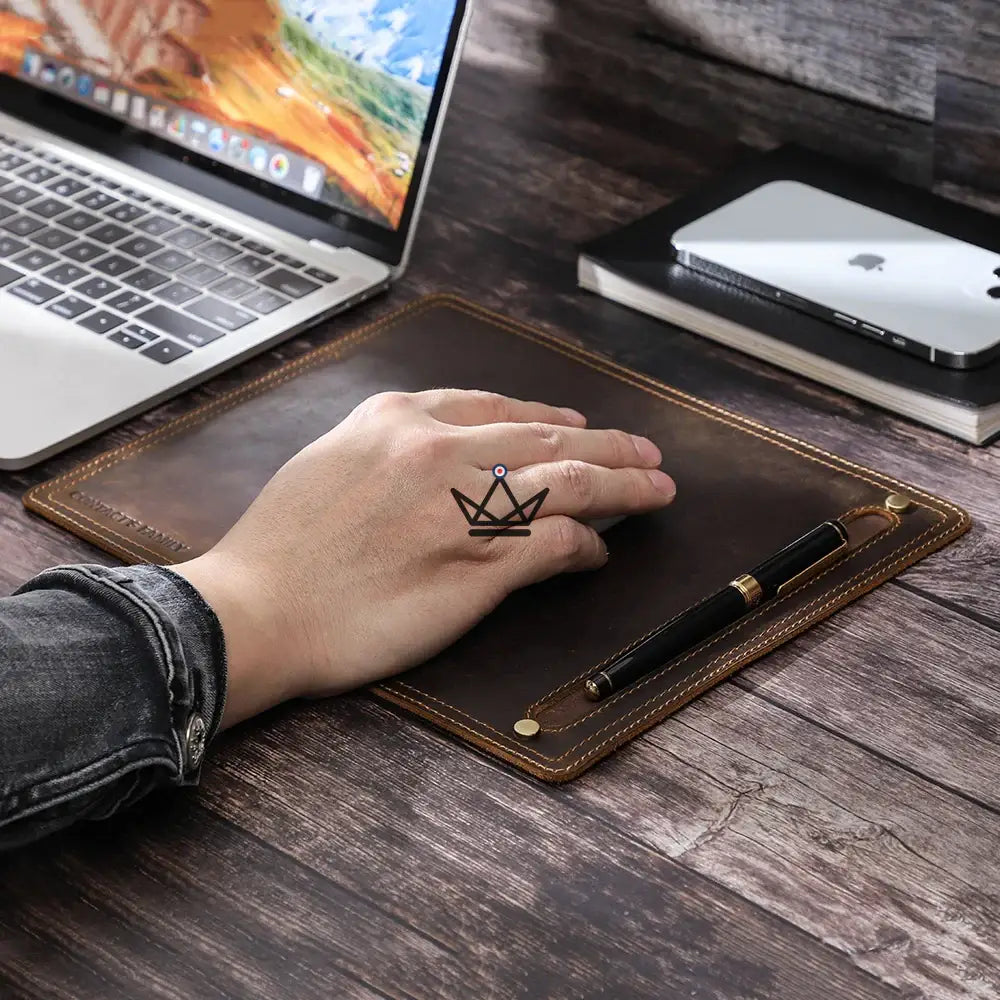 Hoja de cuero personalizado - Voyageur Duty — vista 2