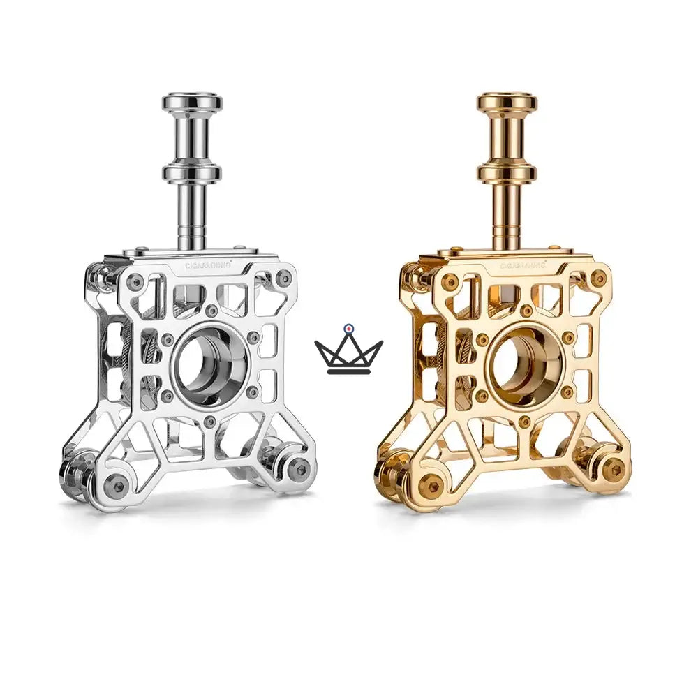 Machina Prestige Tisch-Zigarrenschneider – Massiver Edelstahl, Vertikaler Mechanismus, Ø 23 mm, Spiegelgold- & Eis-Chrom-Finish, Luxusetui – Ansicht 10