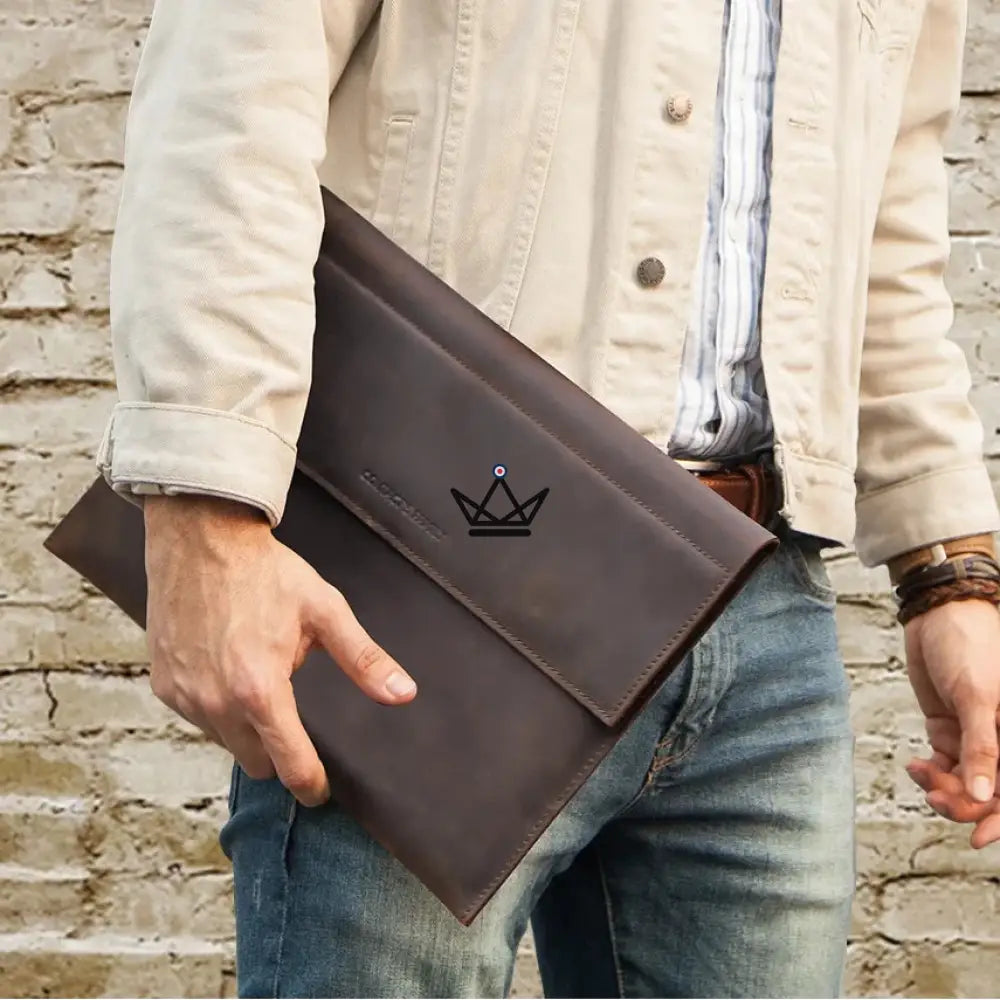 Personalisierbare Macbook-Hülle aus Leder 13"-14" - Voyageur MISSIVE – Ansicht 9