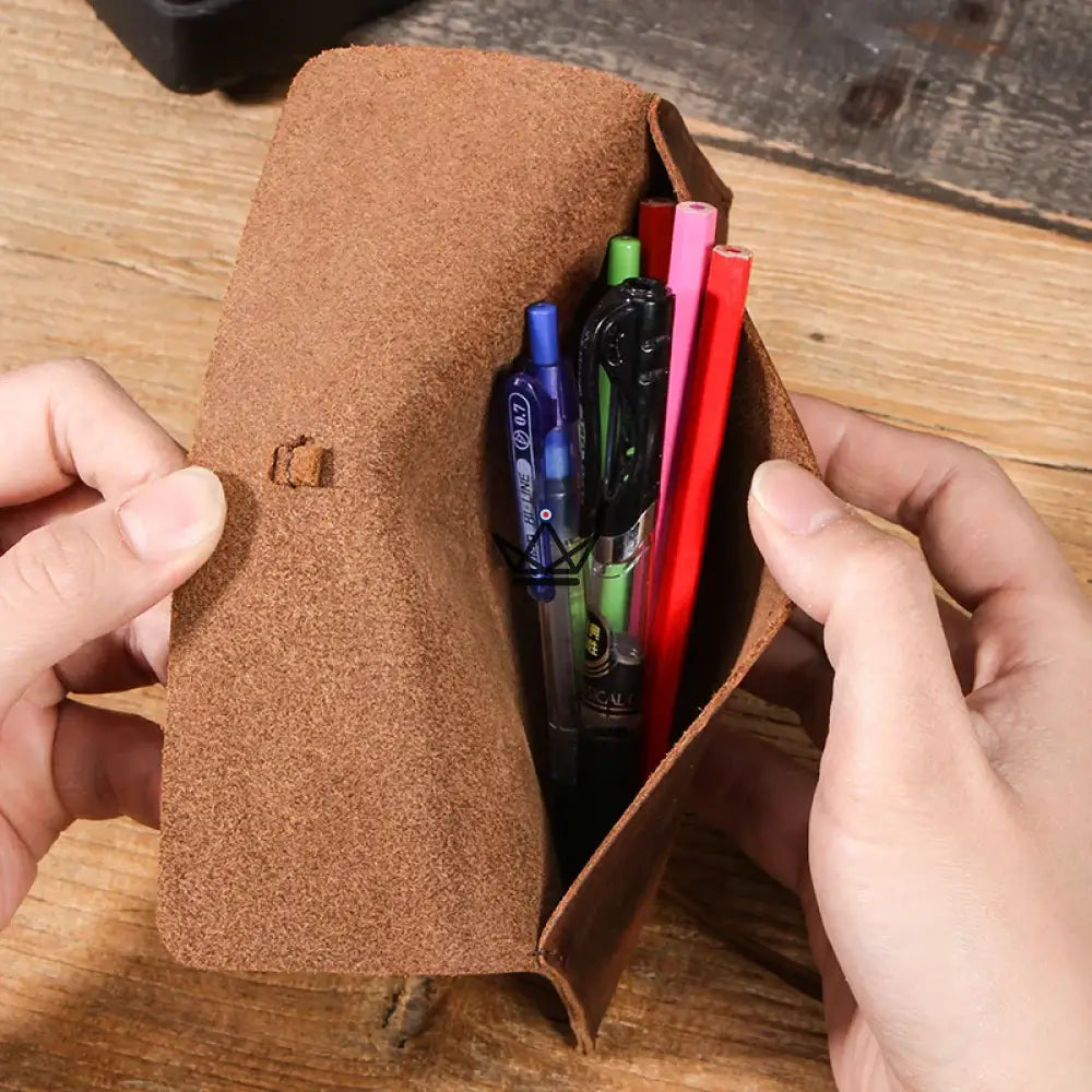 Customizable Leather Pen and Pencil Case – Voyageur Spool — view 4