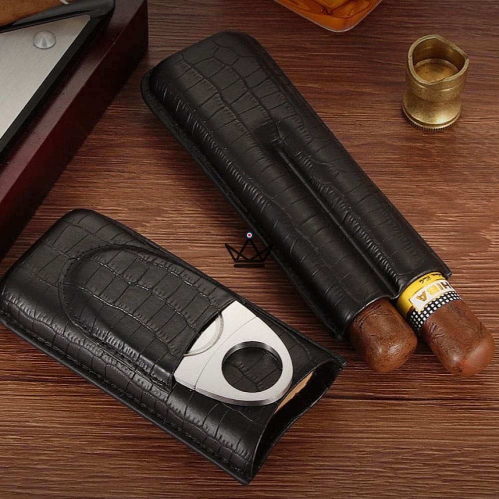 Leather cigar case with cigar cutter - Beast — Black / 2 Cigars
