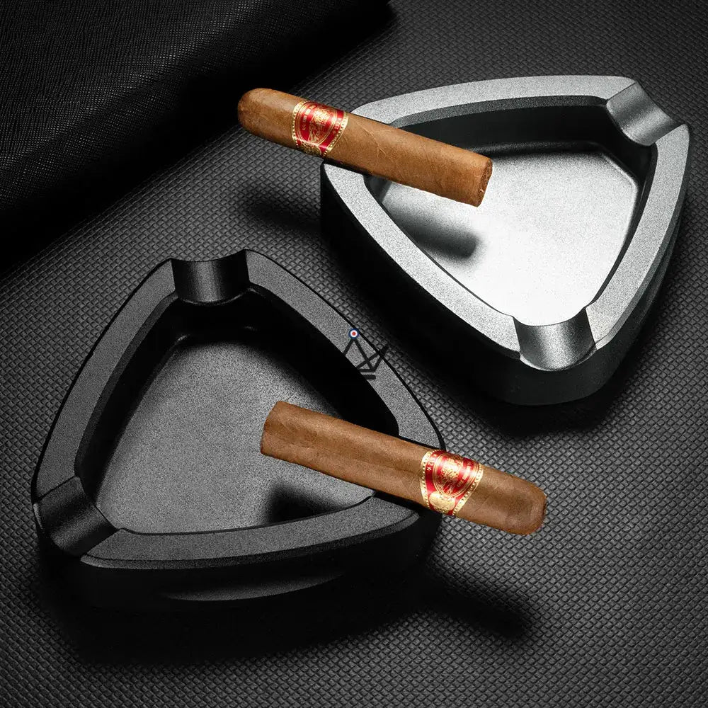 Cenicero triangular para cigarros Vertex Cenicero triangular para cigarros Vertex