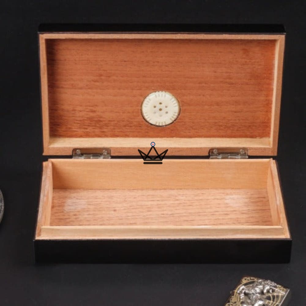 VAULT Cigar Humidor — Spanish Cedar, 5–8 Cigars, Built-in Humidifier, Hygrometer, Red or Black — view 5